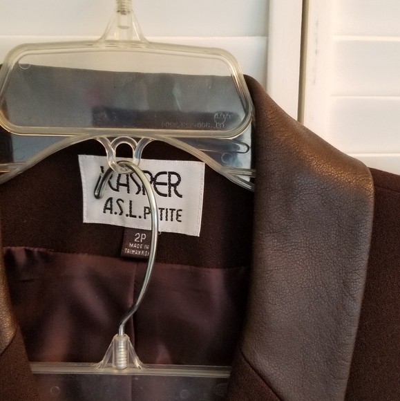 Kasper ASL leather trim collar pant suits - Picture 4 of 8